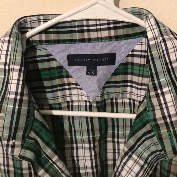 Tommy Hilfiger Button Down - Picture 2 of 5